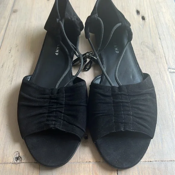 🆕 Longchamp Drawcord Toggle Leather and Suede Sandal in Black. Size 40 - Picture 3 of 9